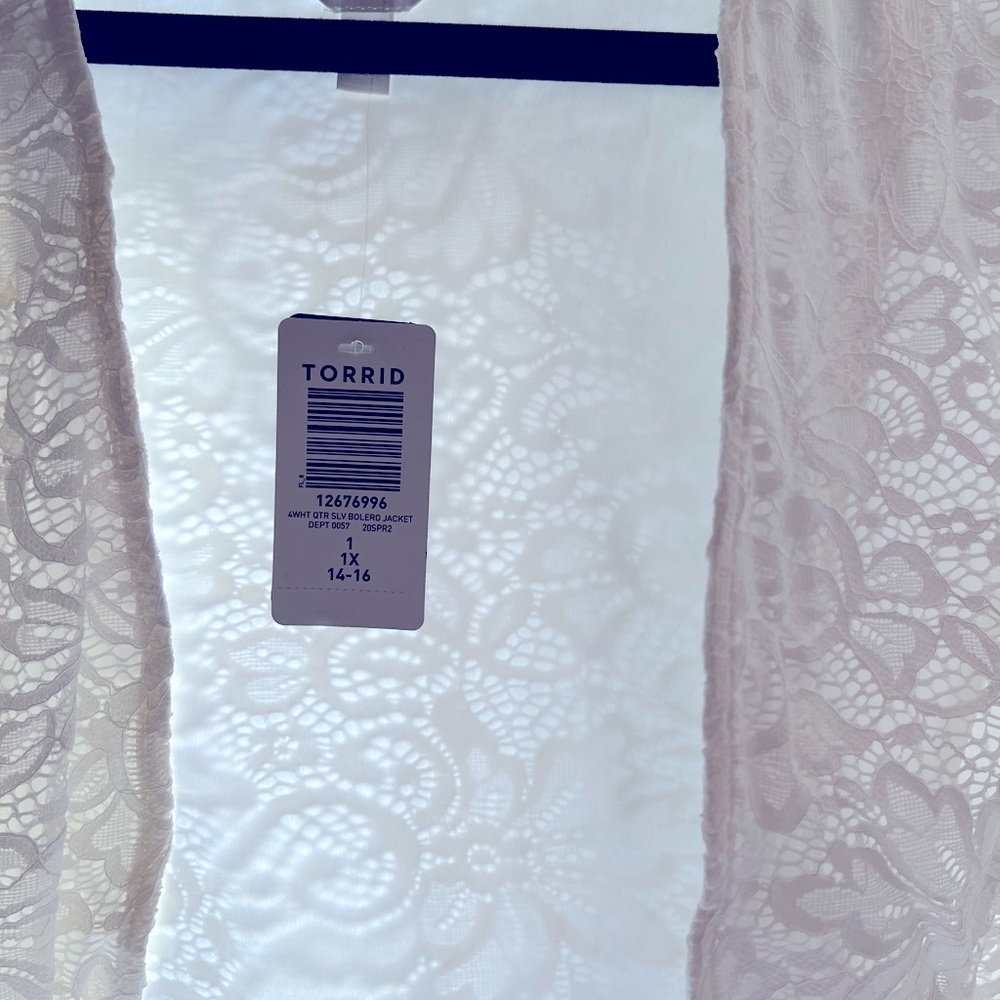 Torrid White Lace Open Front Shrug - Picture 2 of 4